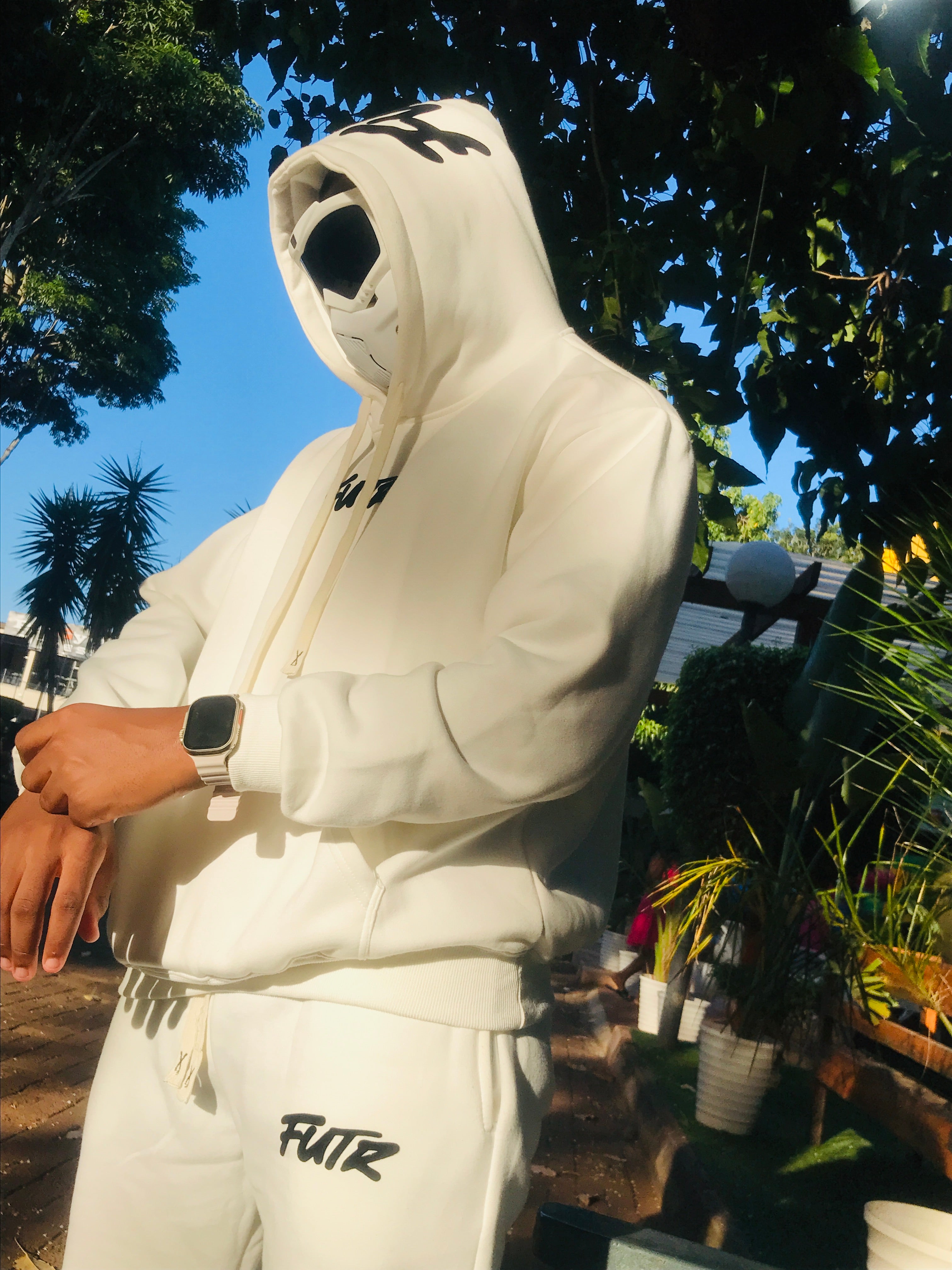 Conjunto Moletom Future Legacy branco (logo principal no capuz