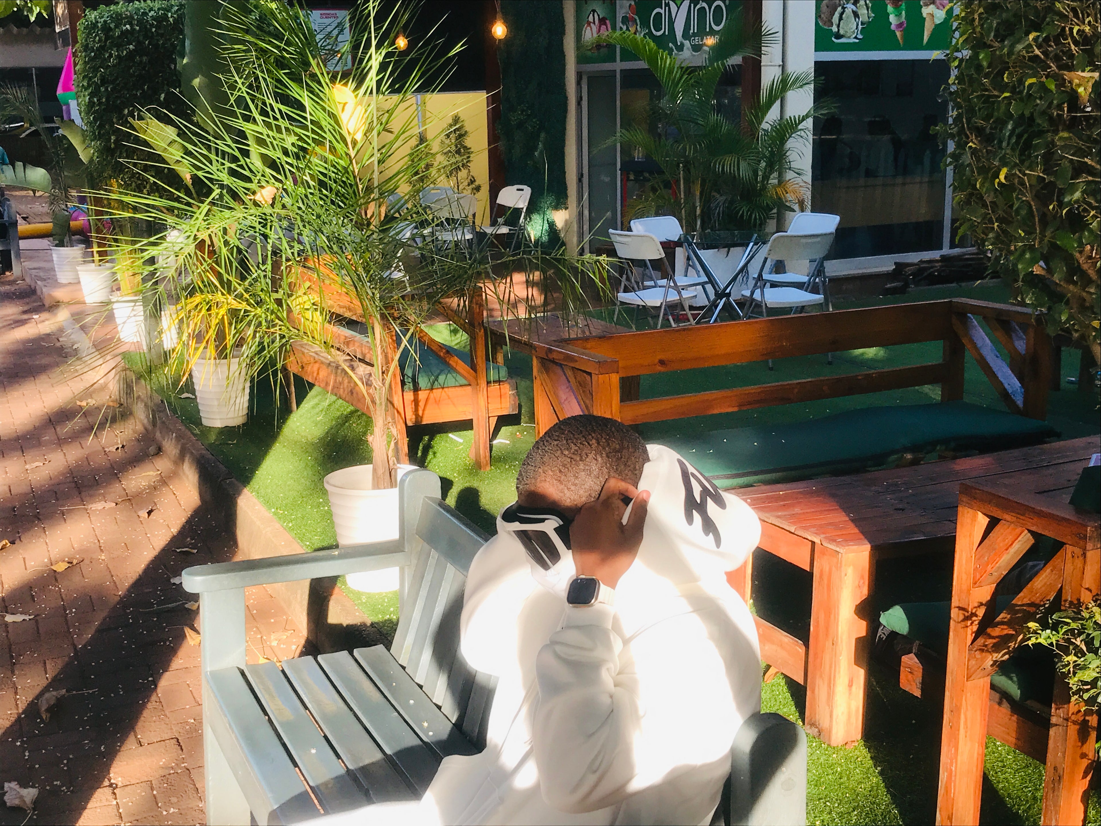 Conjunto Moletom Future Legacy branco (logo principal no capuz